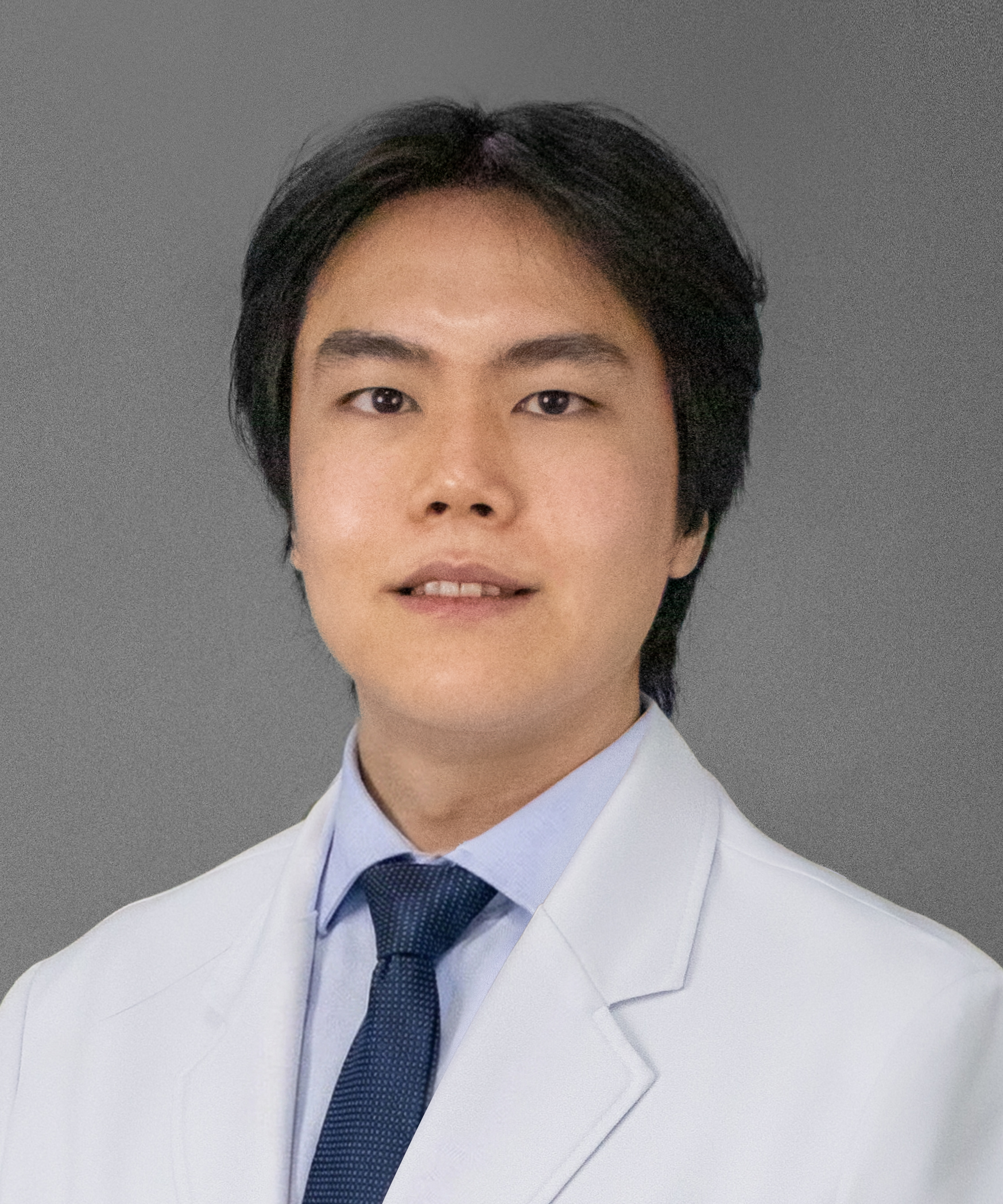 김동건